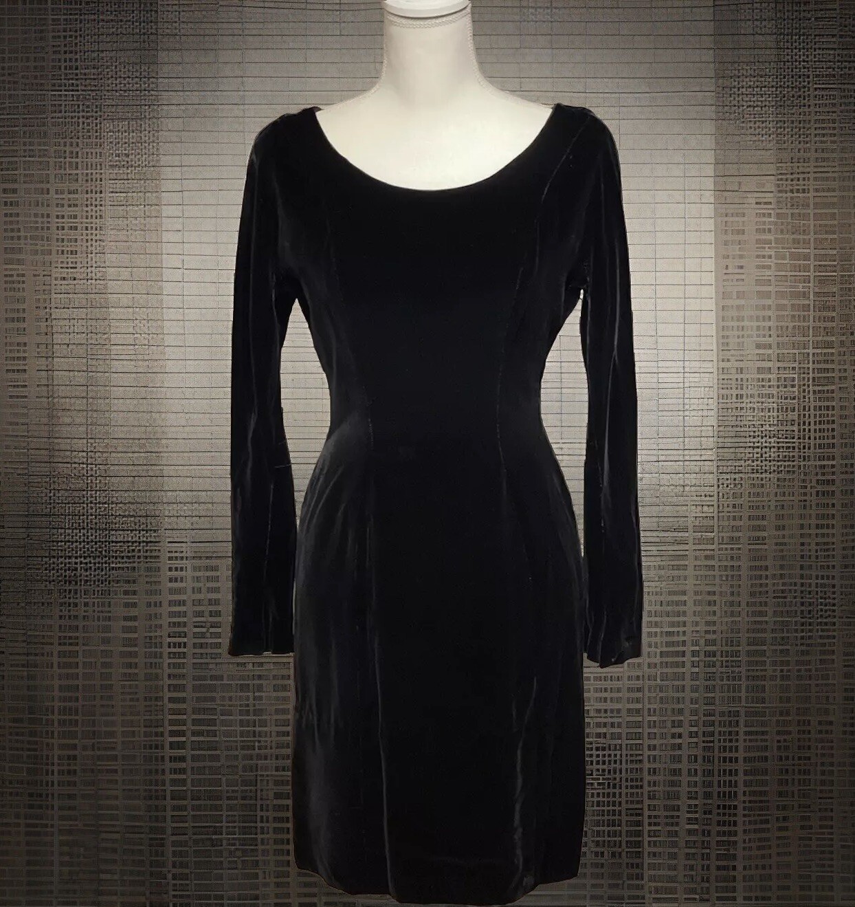 Vintage 60s Black Velvet Cocktail Dress Sheath LBD Long Sleeve Classic Goth Sz 9
