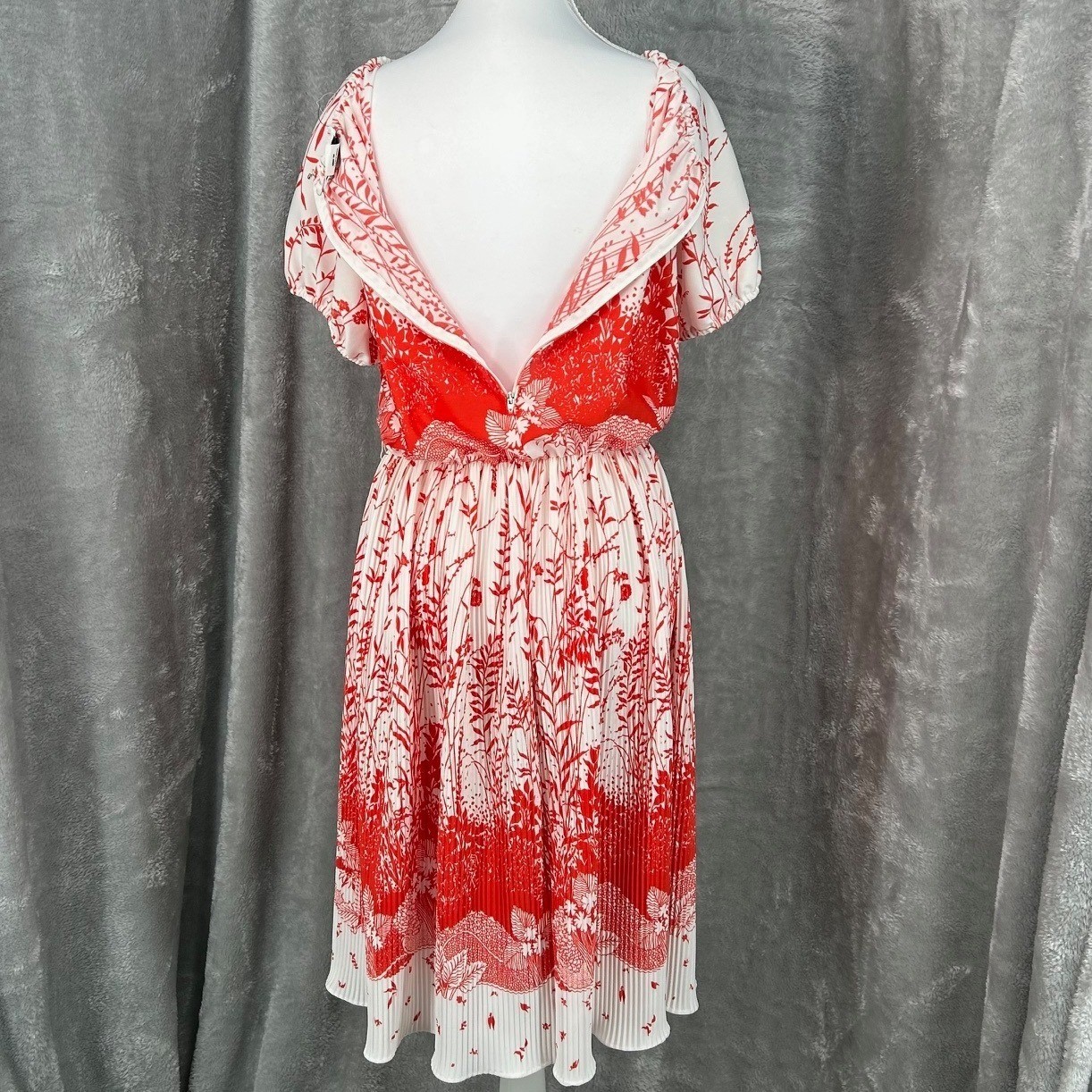 Jennifer Gee Vintage Red White Floral Pleated Midi Dress Size 14 Retro Summer