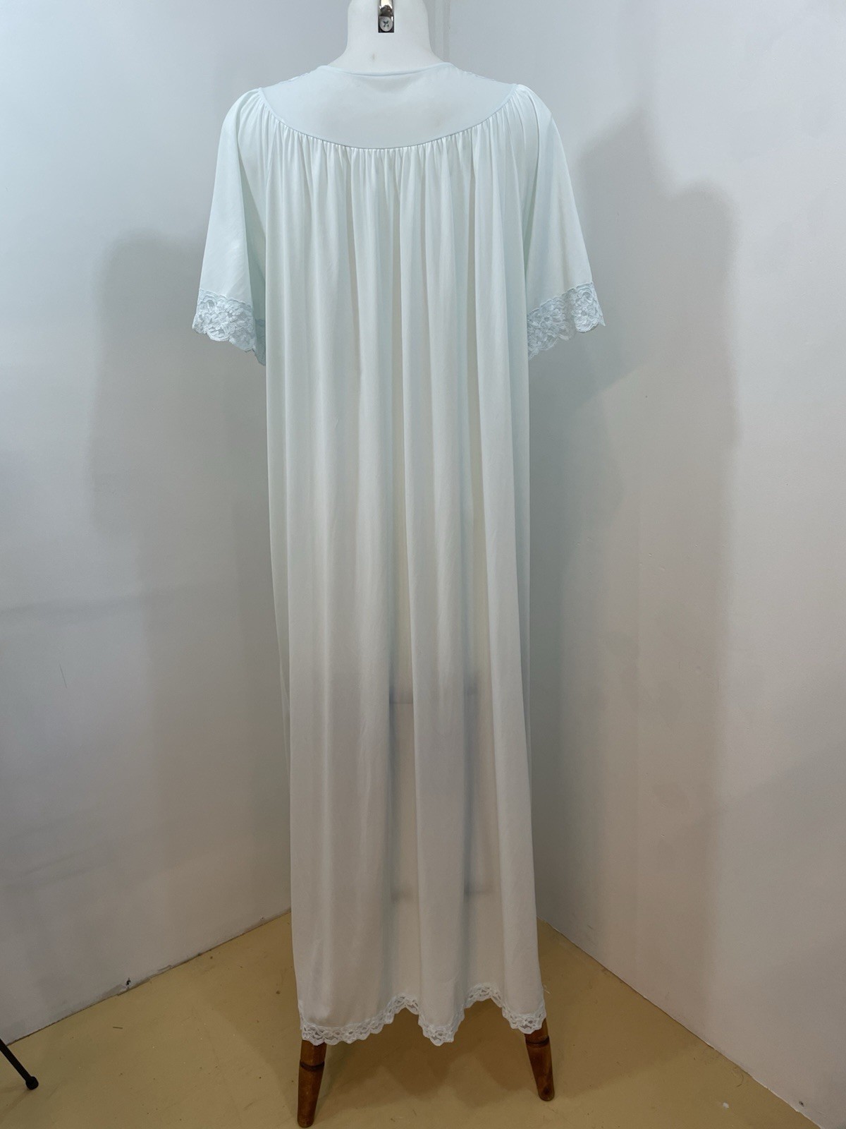 VTG ShadowLine 2 Pc Robe & Long Lingerie Nightgown Set Lt Blue Size M
