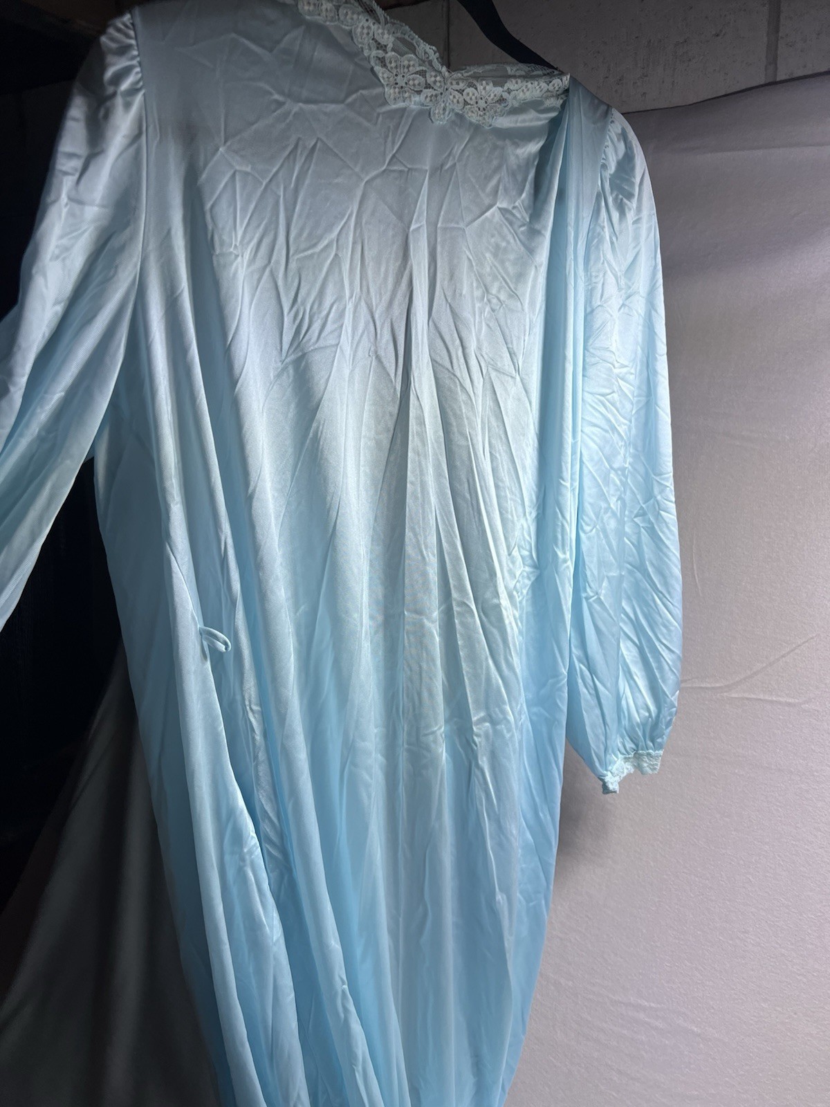 Vintage NWT Size L Miss Elaine Blue Silky SOFT Nylon Keyhole Night Robe w Lace
