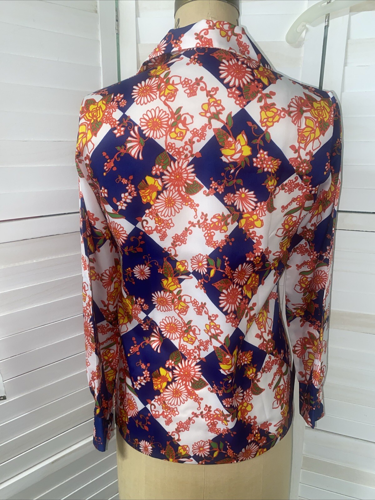 Vintage 70s Lady Arrow Long Sleeve Button Down Floral Poly Blouse Disco Medium