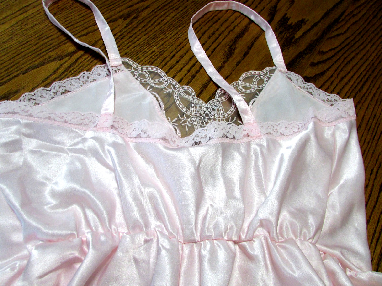 Body Chic Sz M Pink Embellished Lace Bead Trim Teddy Sleep Romper USA NWOT