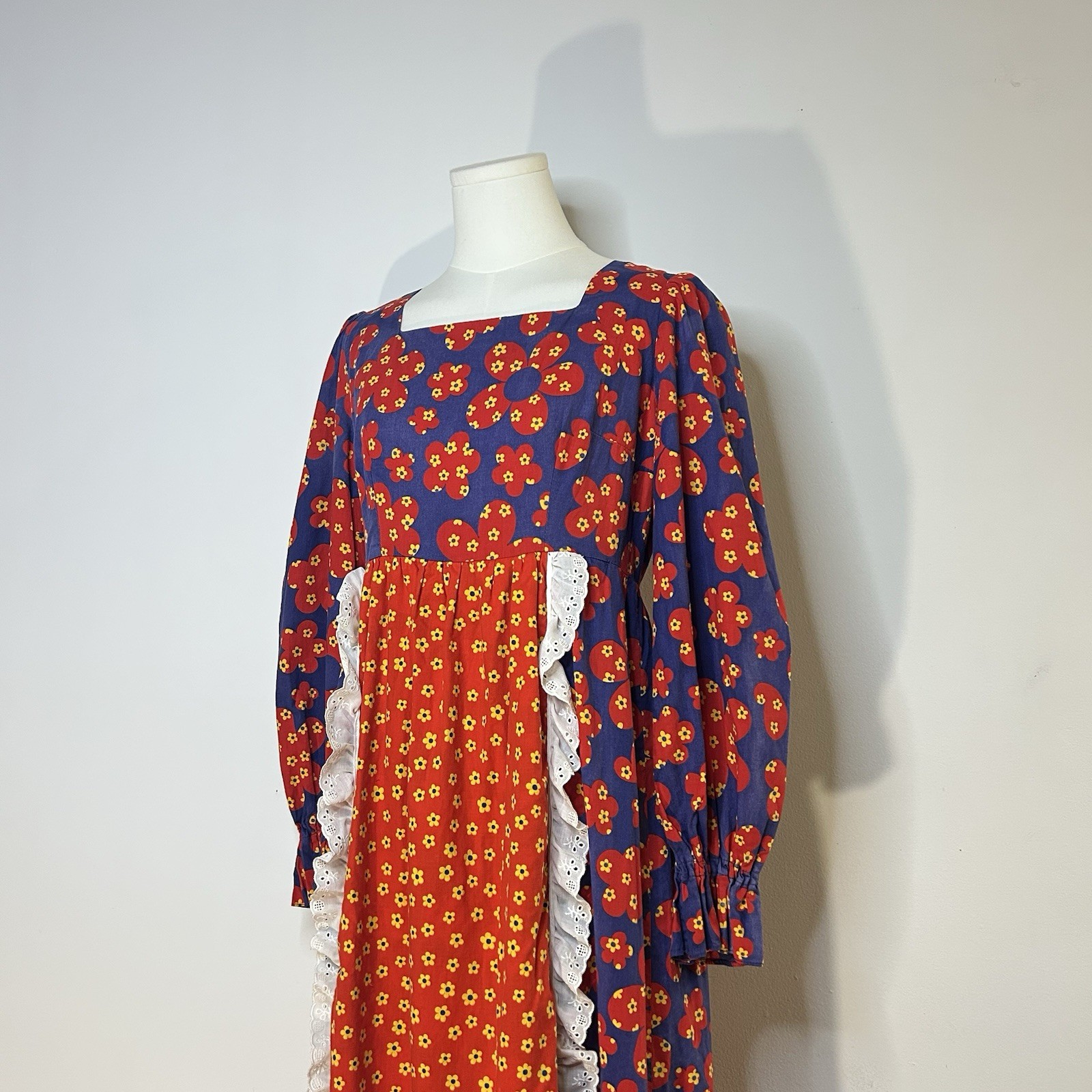 60s 70s Daisy Maxi Dress Flower Power Prairie Boho Peasant Sleeves 36 Inch Bust