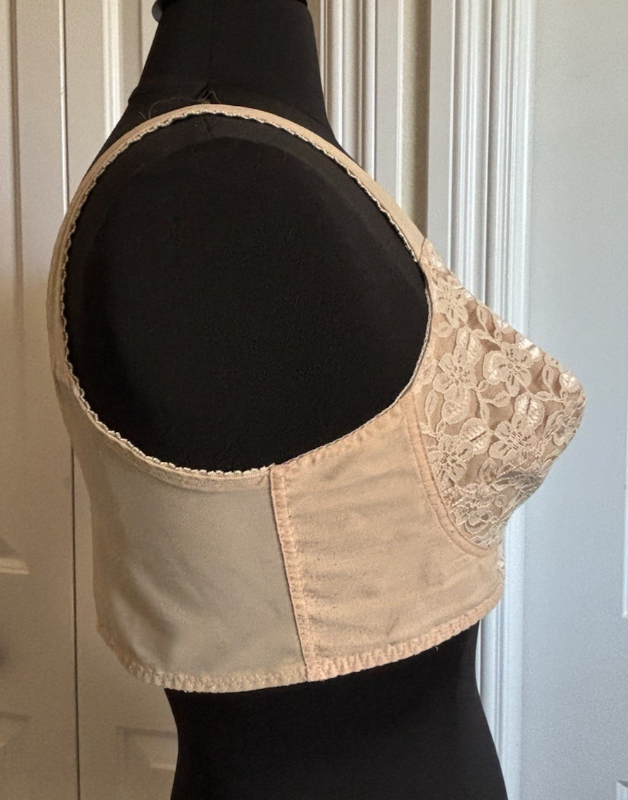 Vintage Bra 7 Front Hooks 38B No Wire Elastic Back Lace Cups Cotton Blend Lining