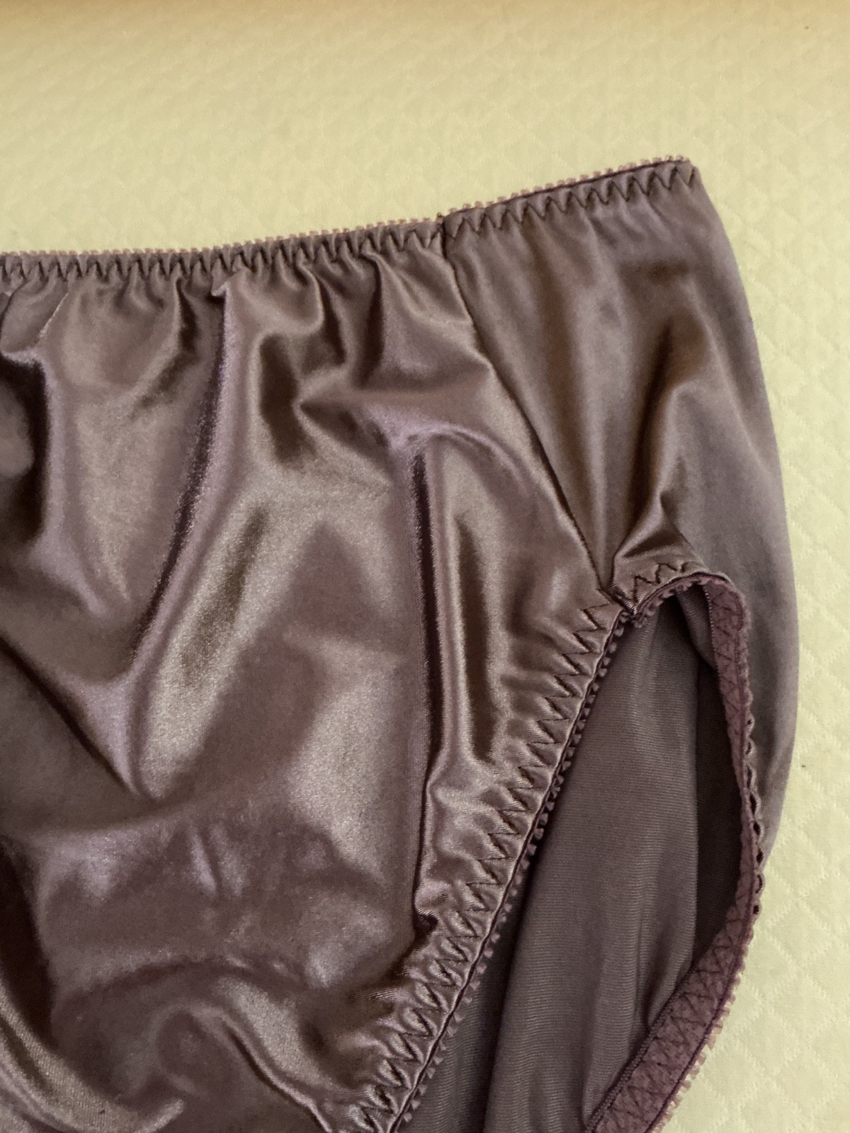 VINTAGE VASSARETTE SECOND SKIN SATIN HIGH CUT LEG COTTON GUSSET PANTY