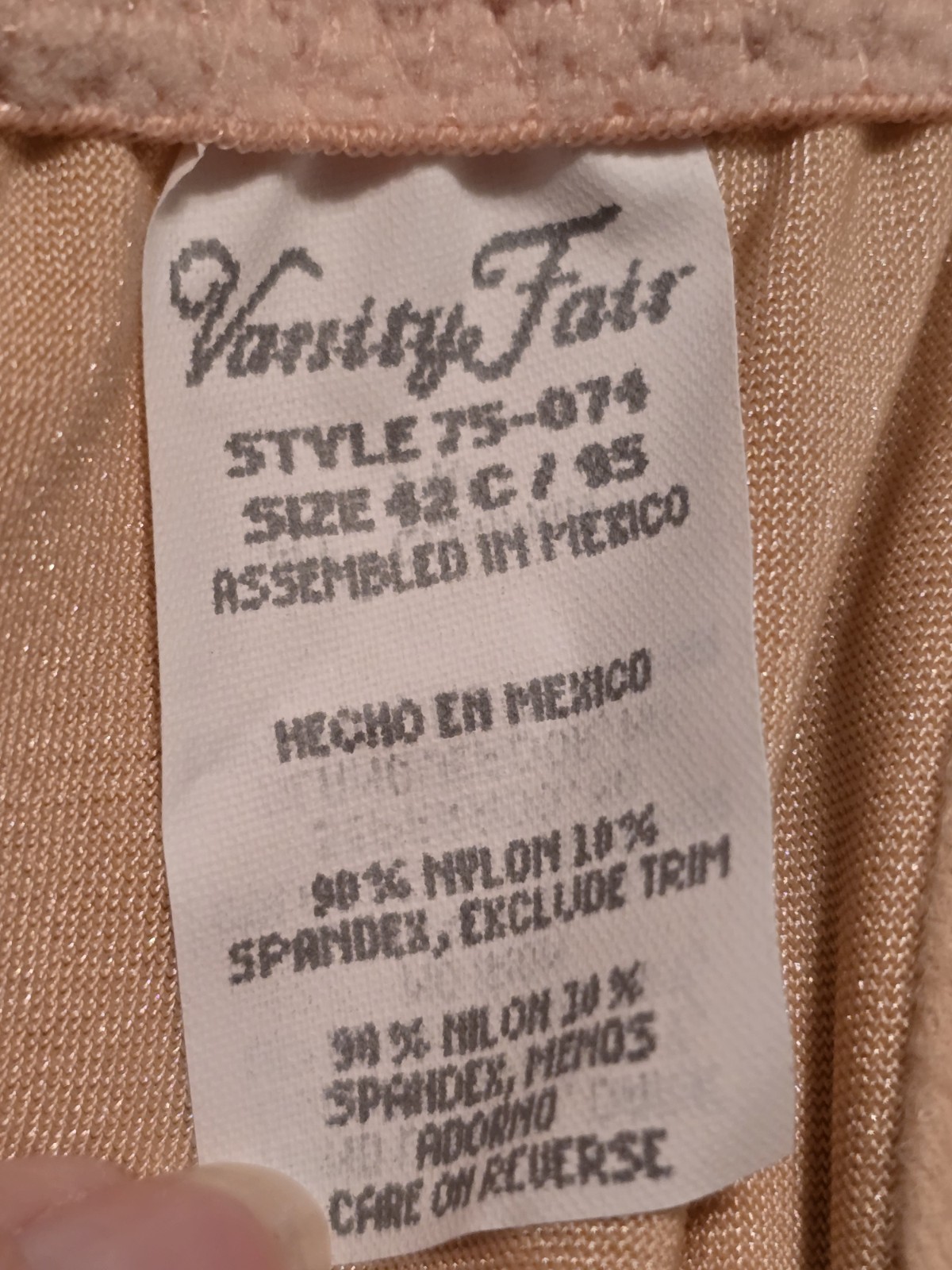 VINTAGE 1990s VANITY FAIR #75-074 GLOSSY SATIN UNDERWIRE T-SHIRT BRA 42C BEIGE