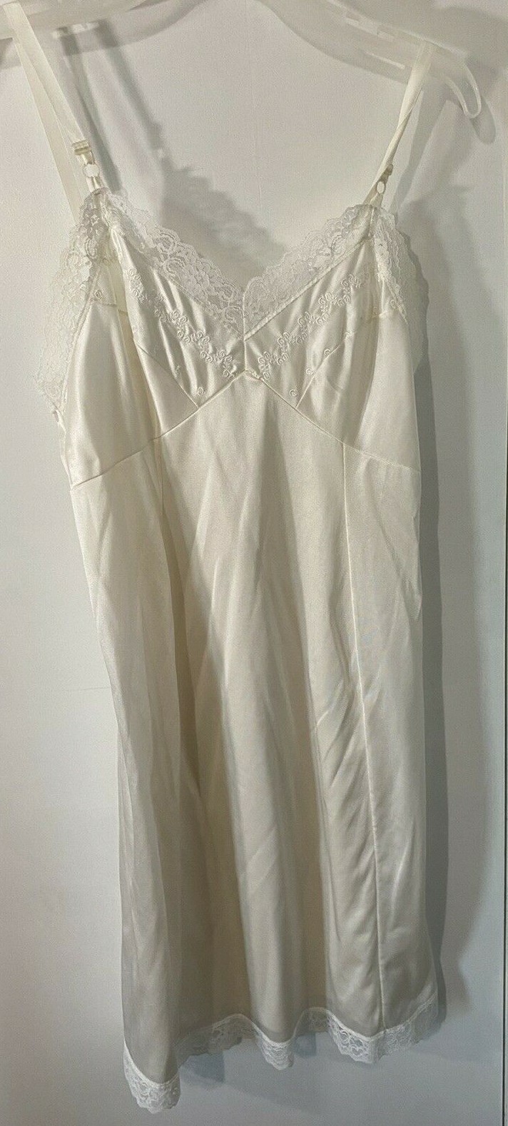 Sears Vintage White Full Slip Lingerie Lace Size 34 The Doesn’t Slip Emroidered