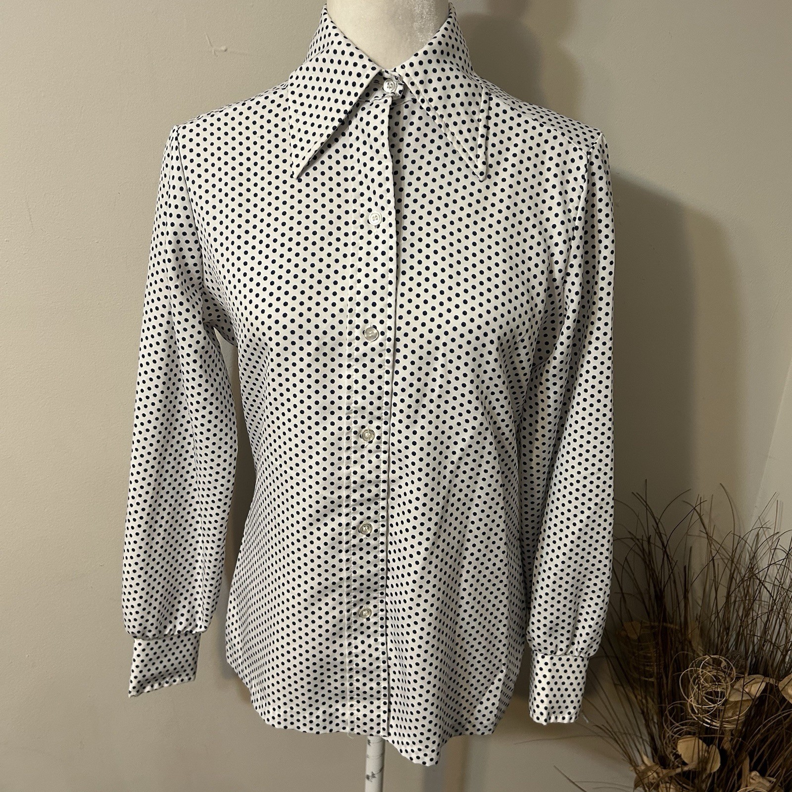 VTG 70s Lady Arrow Button Up Shirt Polka Dots White Blue Dagger Collar Size 12