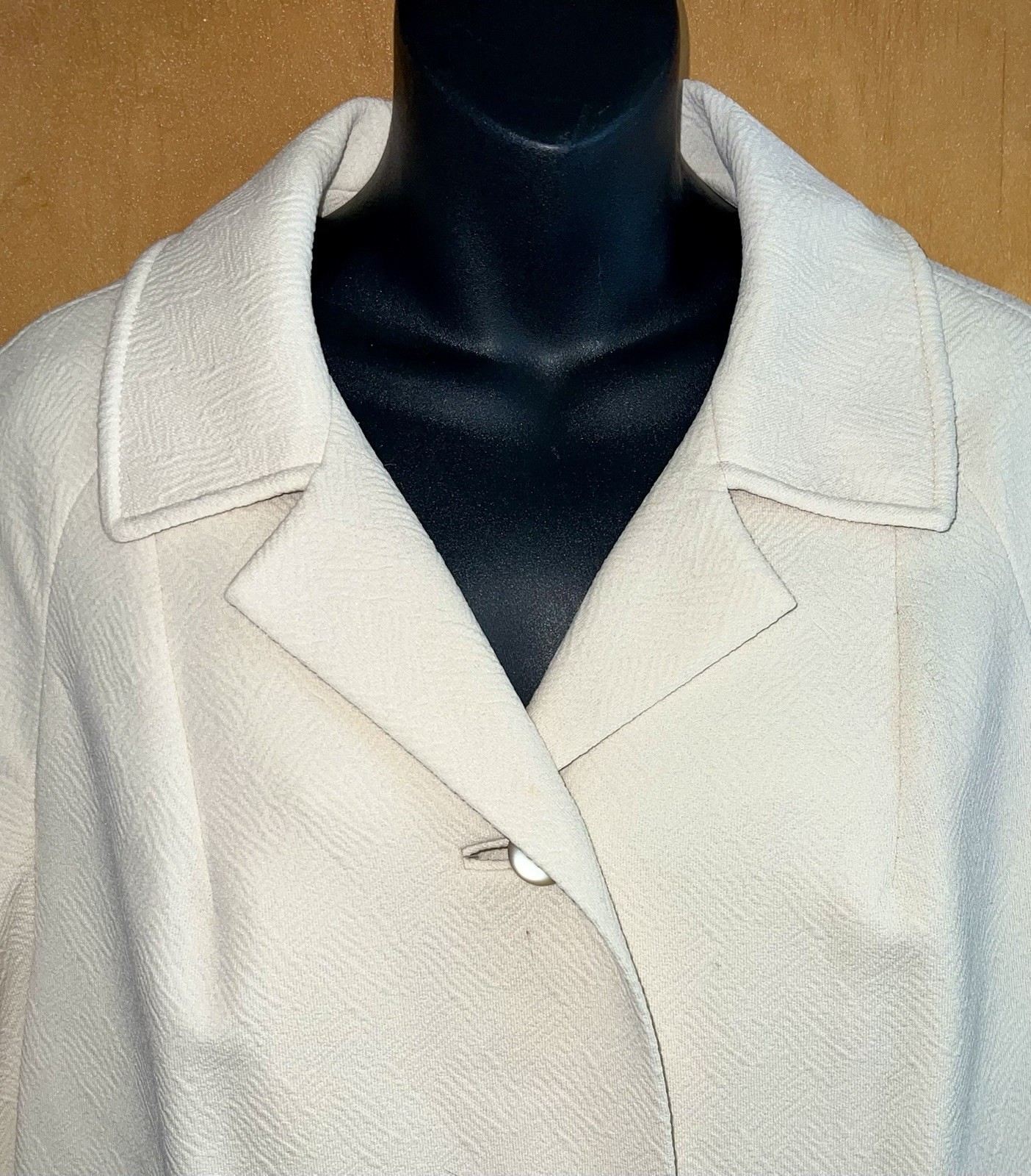 Vintage 1960-70’s MCM Betty Rose Textured Polyester Cream Women’s Midi Coat