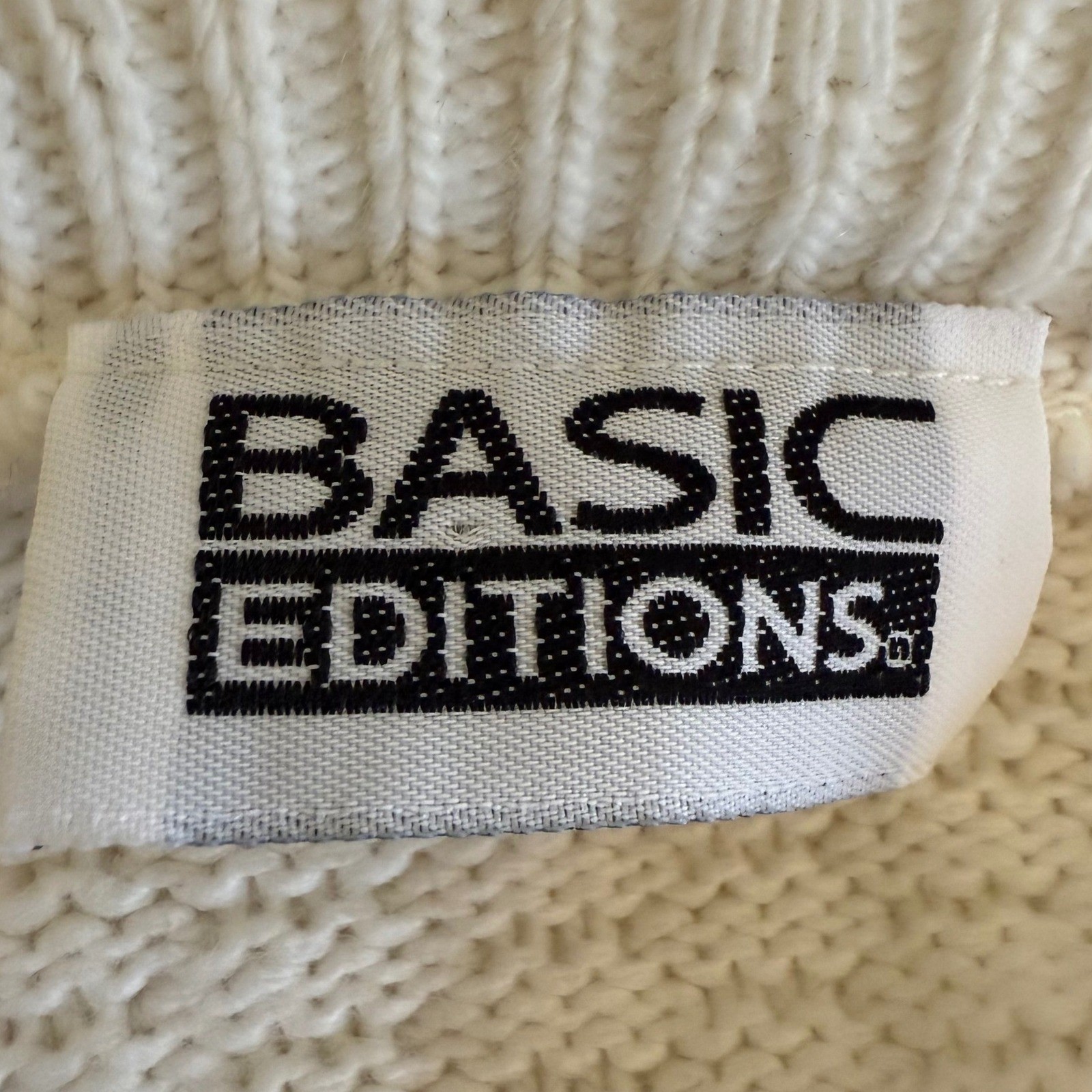 Basic Editions Vintage Acrylic Sweater Scalloped Women’s Size Large