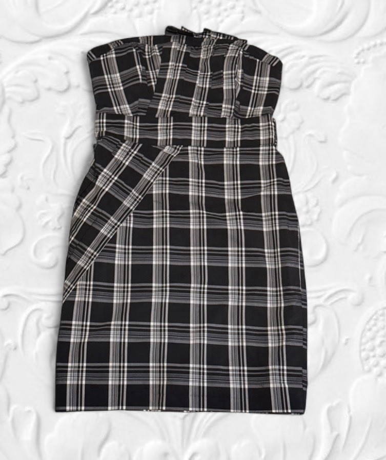Bebe Plaid Ava Pleated Dress with Slit In Back And Belt Size Medium Goth Grunge