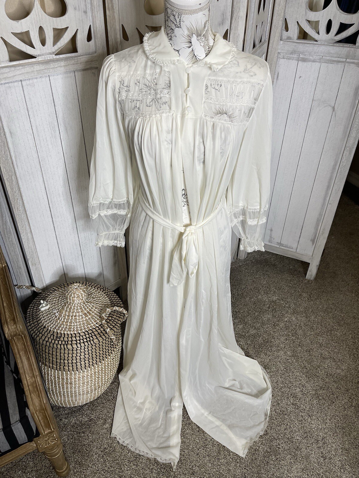 VTG Ivory Luxite Boudoir Nightgown Gown Lace Button Up Collared Size 34