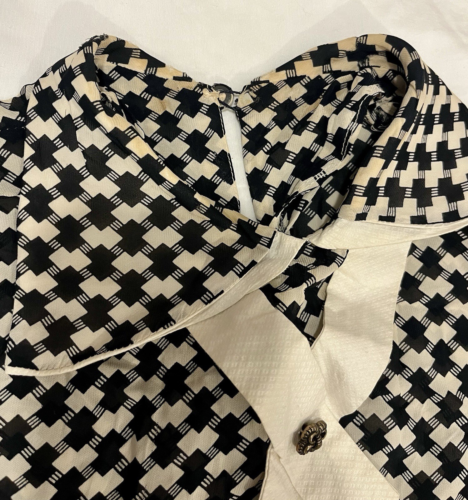 Vintage Black And White Dress With White Collar And Metal Pin