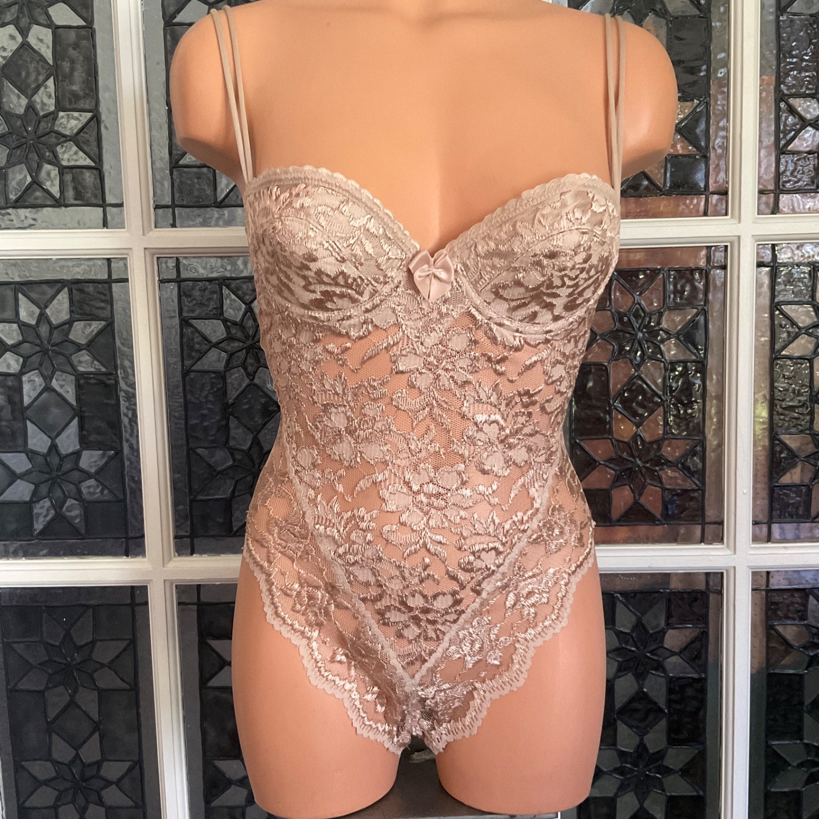 Vtg. Victoria’s Secret Gold Label Lace Teddie Bodysuit Lingerie Romper 34B USA