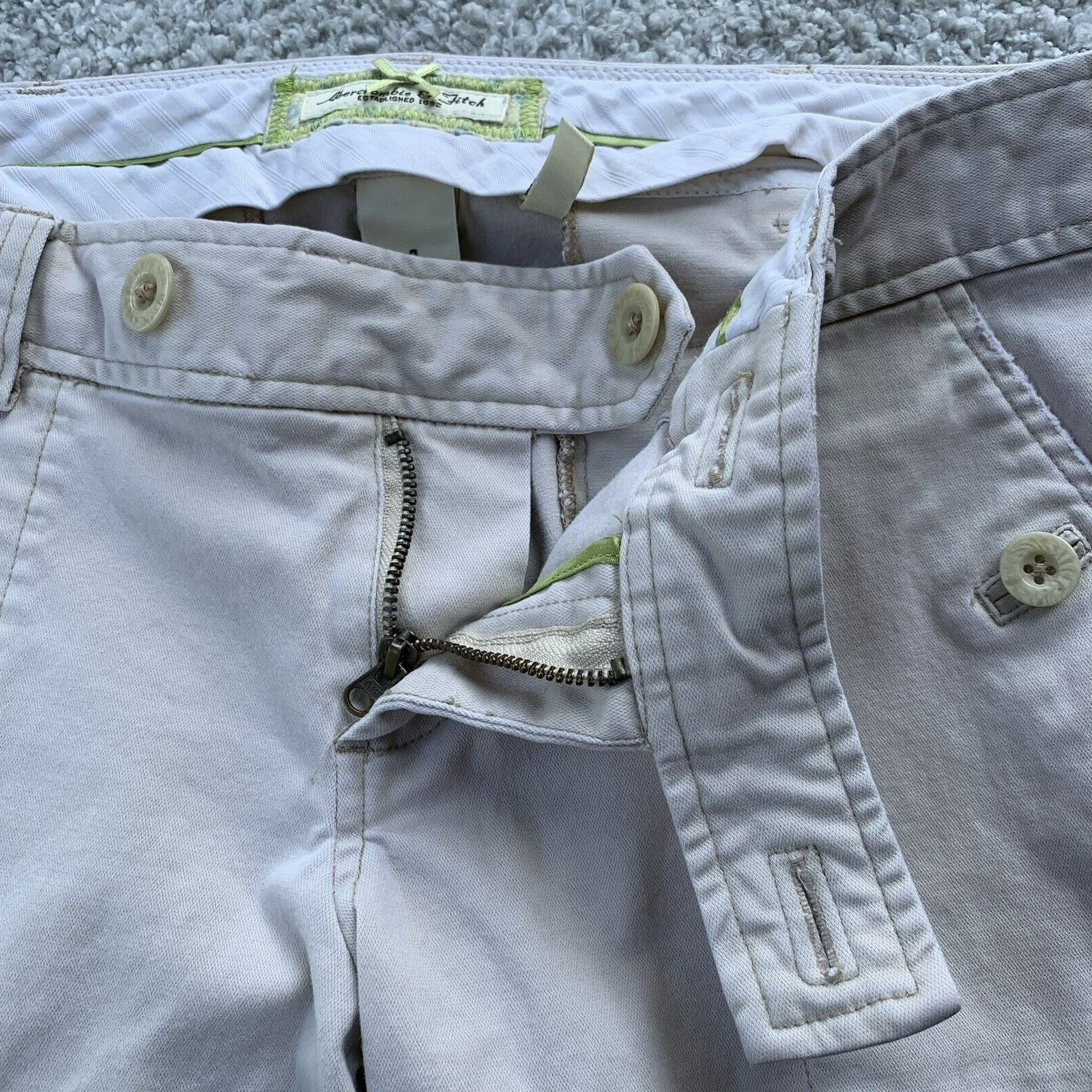 Vtg 90s/Y2K Abercrombie Khaki Chino Size 4 Low Rise Preppy Distressed Cuffed