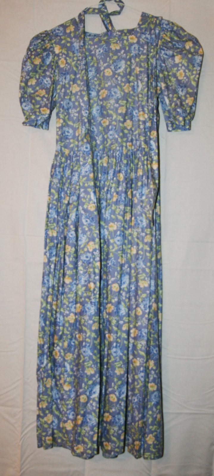 Laura Ashley VINTAGE 1982 dress size 8 blue floral back zipper