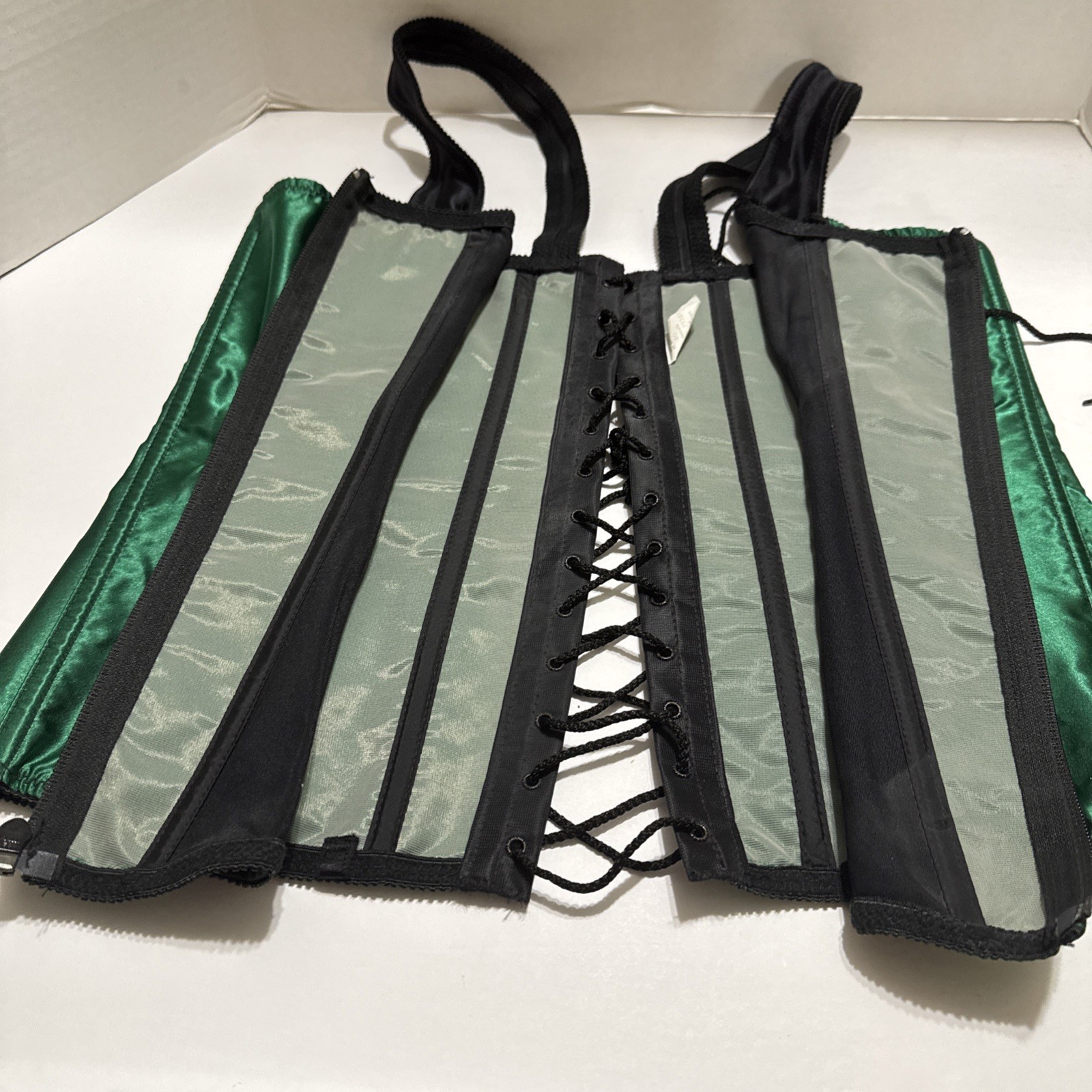 VTG Satin Emerald Green Underbust Black Lacing Corset USA Whimsy Goth Size 40