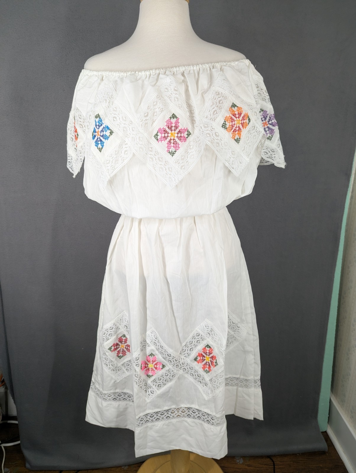Vintage Mexican Fiesta Dress Features Colorful Embroidery White Lace Trim