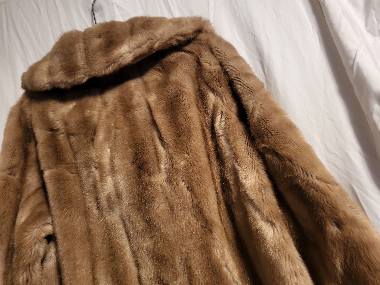 Vintage Dubrowsky & Joseph woman XL Tan/brown Faux Mink Fur Coat 1960s