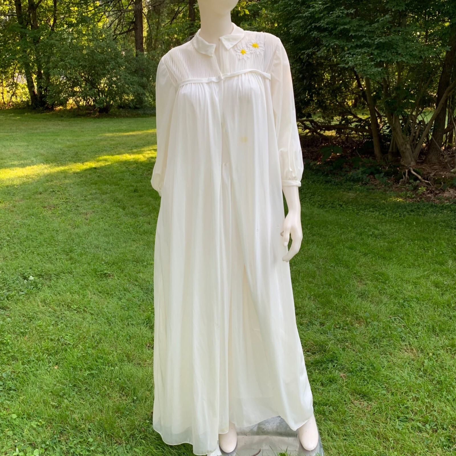 Vintage 60s Tula Peignoir Size 12 Medium Sheer White Embroidery Sunflower Bridal