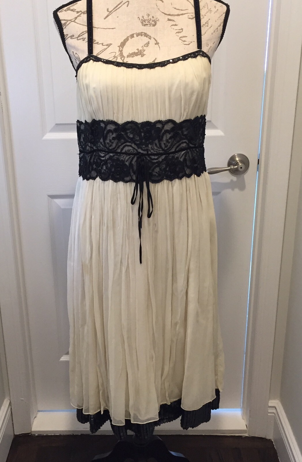 Anopia Collezioni Beige And Black Dress Size 6 100% Silk / Lace/ Sequin!