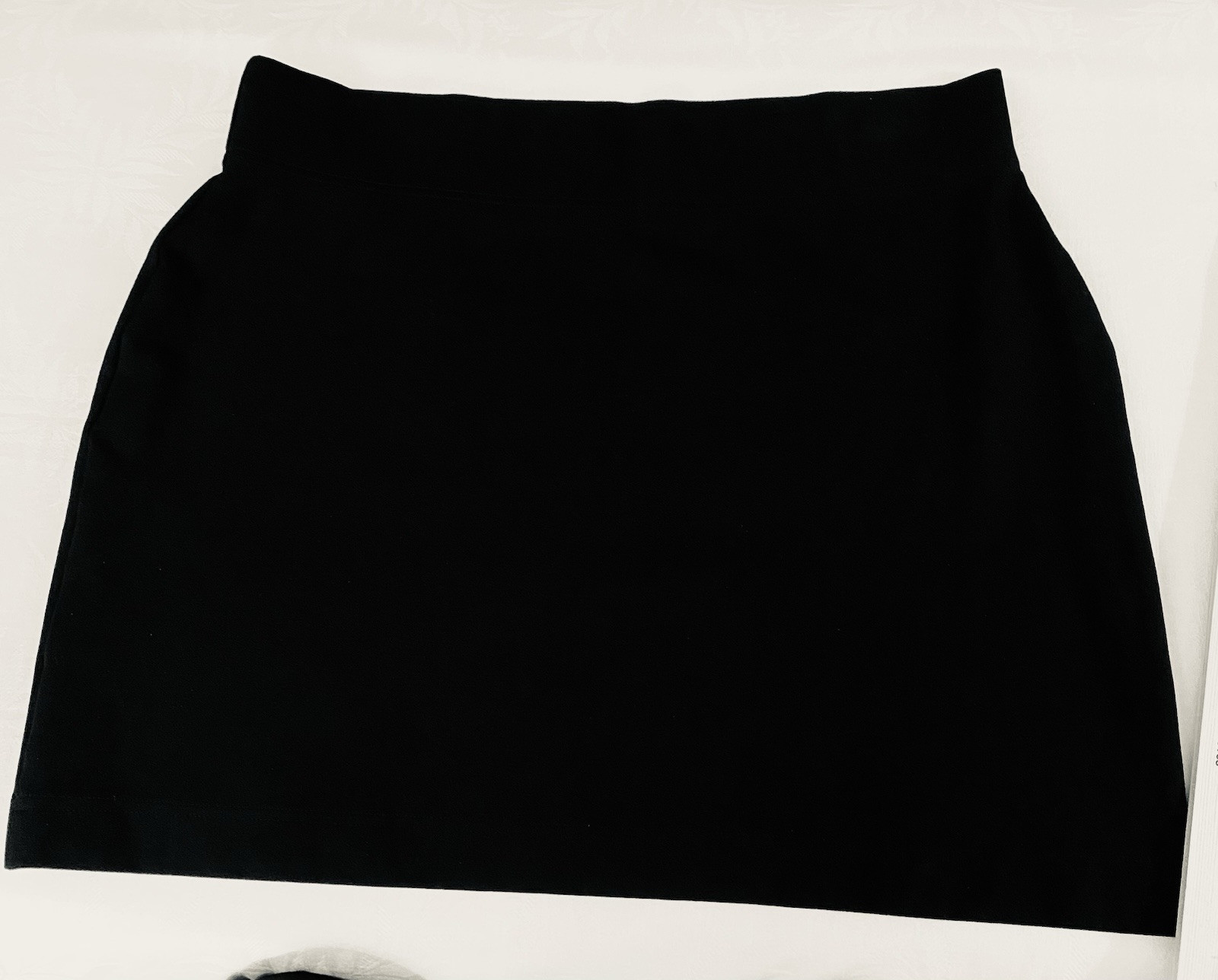 Nieman Marcus XL Black Skirt. 36”Waist, 18 1/2”Length.