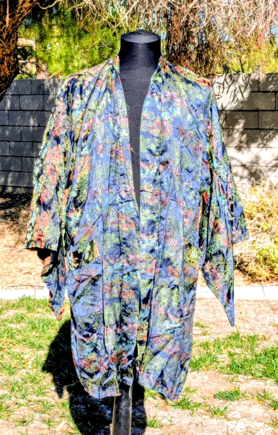 Vintage Chinese Black Satin Brocade Tomesode XL Dressing Robe Lounge Kimono EUC
