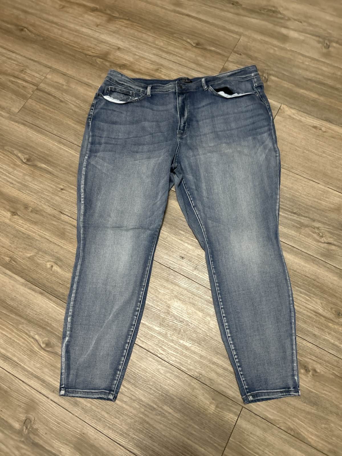 Judy Blue Women’s Skinny Stretch Medium Wash Denim Jeans 24W JB82190LT-PL