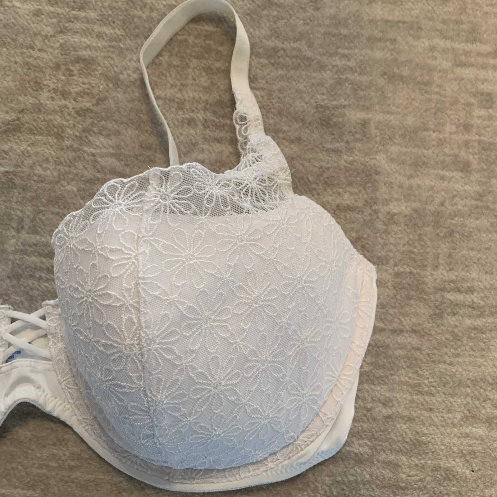 VASSARETTE style 75-899 vintage soft padded UW White LACE bra 42C Very Feminine