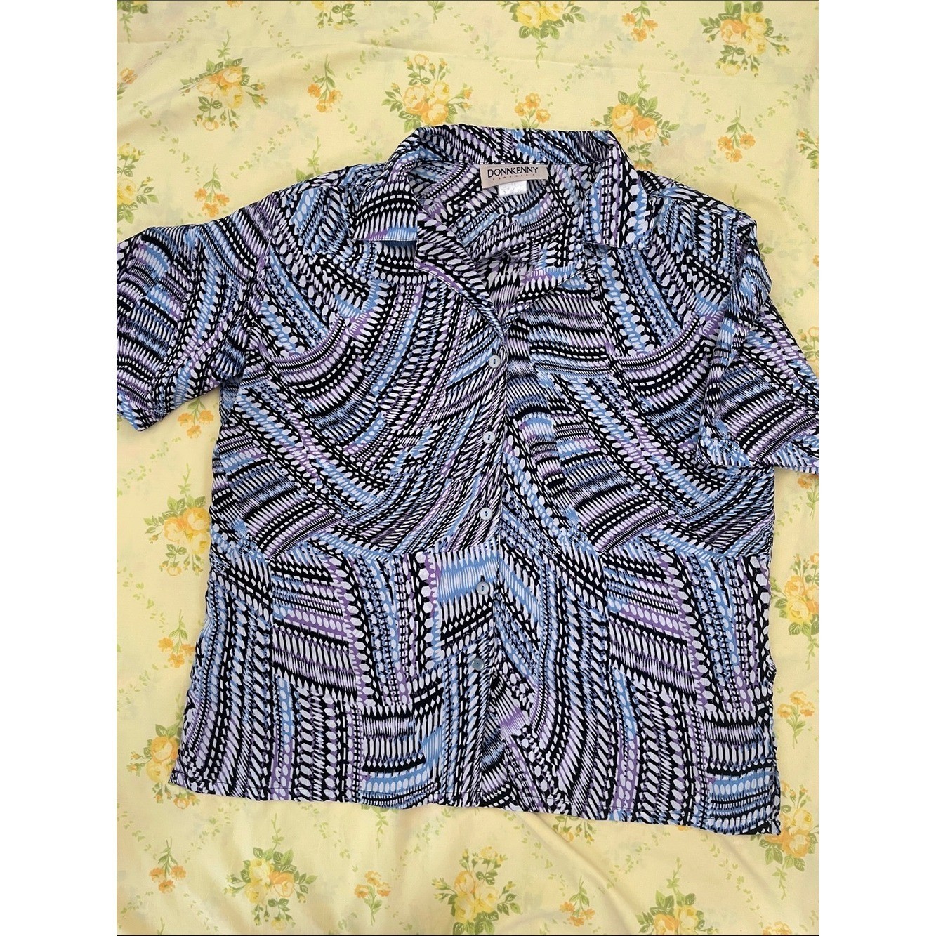 Vintage Donnkenny Cassie Short Sleeve Button Up