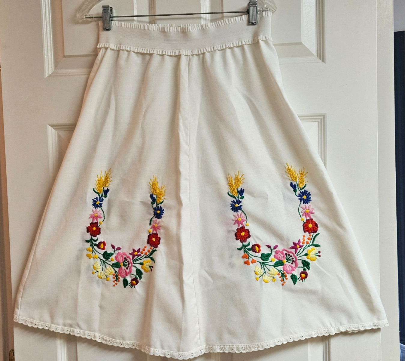 Vintage Hungarian Folk Peasant SKIRT Hand Embroidered Floral Traditional 1970s