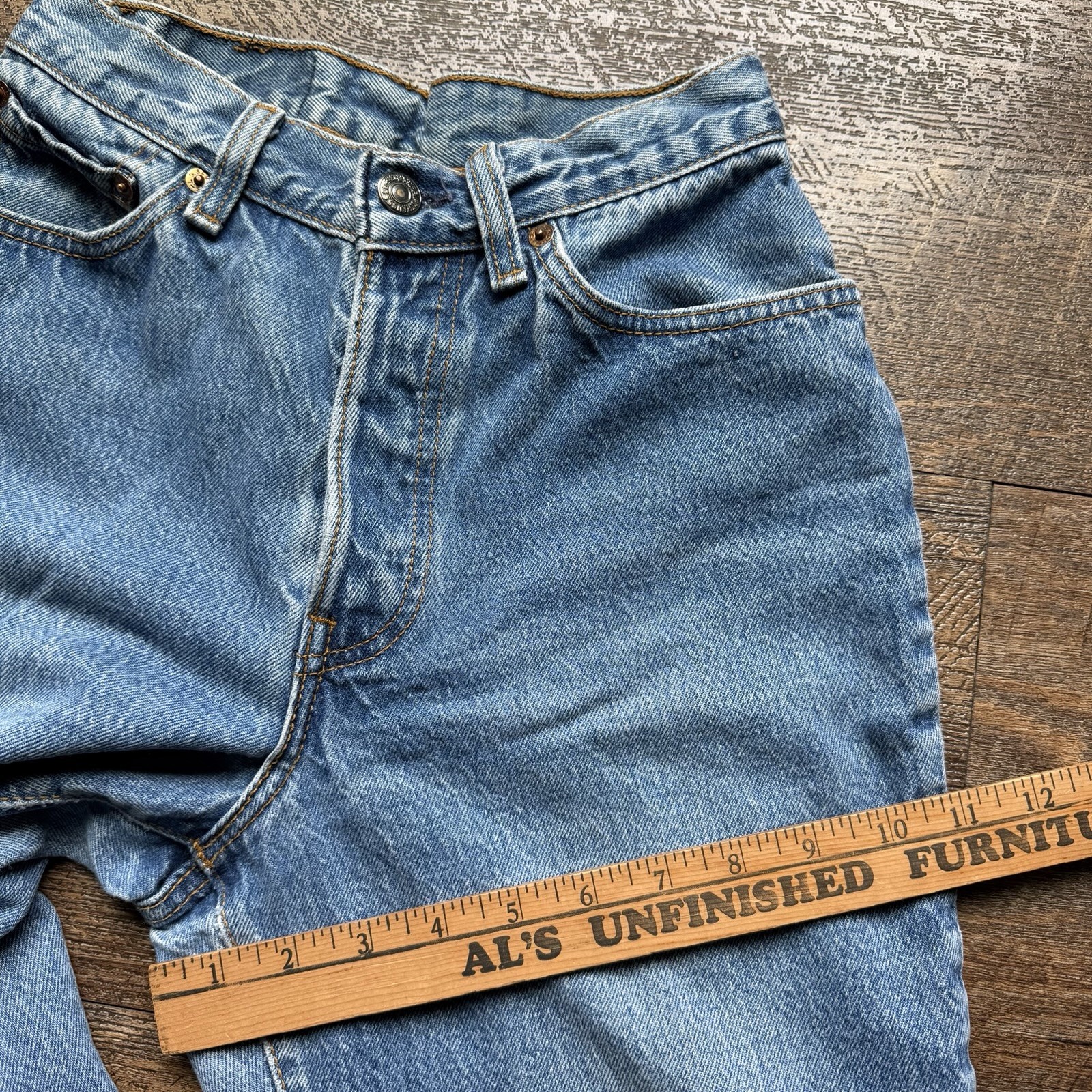 Vintage 1980’s Womens 7 (24”) Levis 544 Made In USA Worn Light Wash Jeans