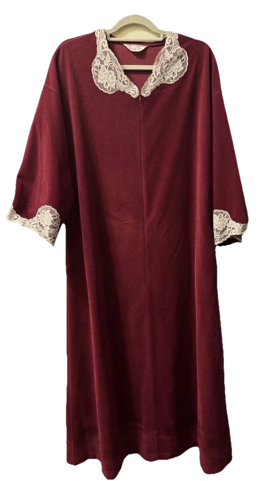 Vintage Vanity Fair House Coat Robe Med/Large Burgundy Velvet Lace Trim Zipper