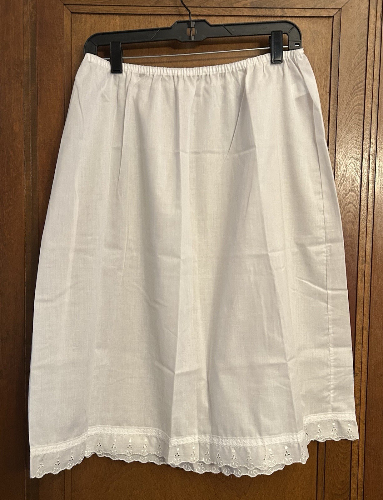 Vintage Women’s Half Slip 27” long, 2″ Eyelet Trim XL (18-20) Cotton/Poly NWOT