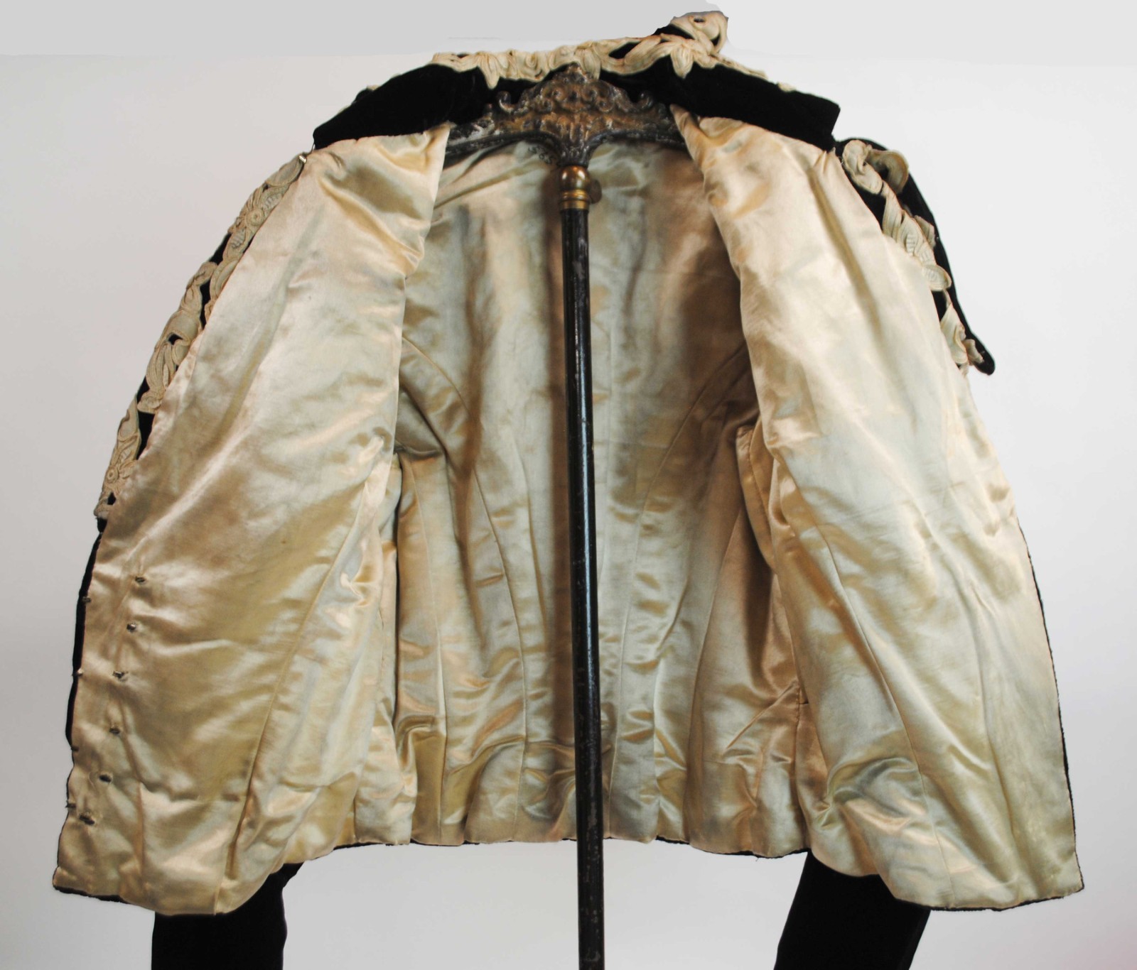 VICTORIAN BLACK VELVET BODICE JACKET WITH TAPE LACE, CIRCA 1880s