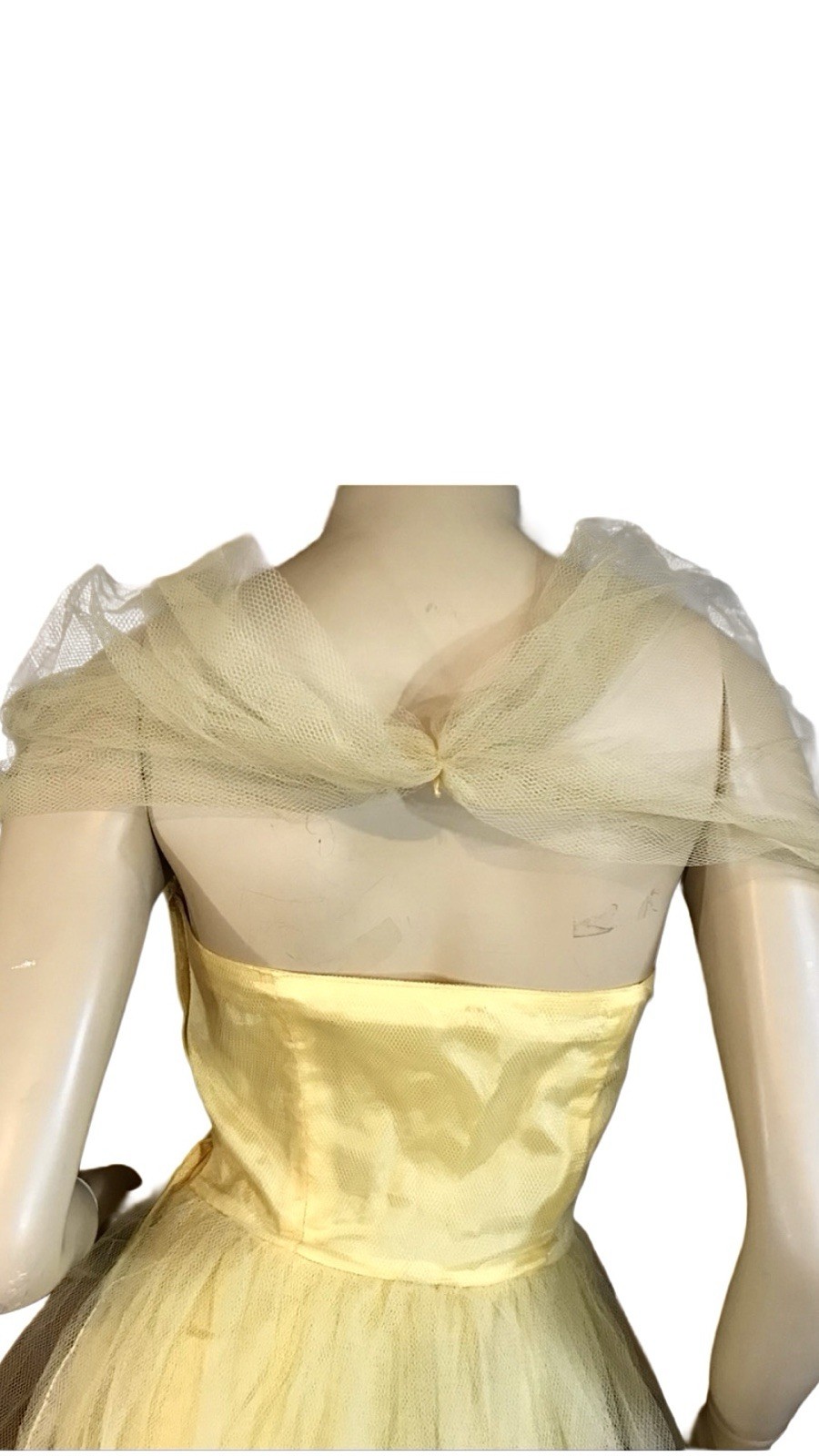 VINTAGE CIRCA 1950’S YELLOW TULLE & TAFFETA PARTY DRESS WITH FLOWER SZ SM