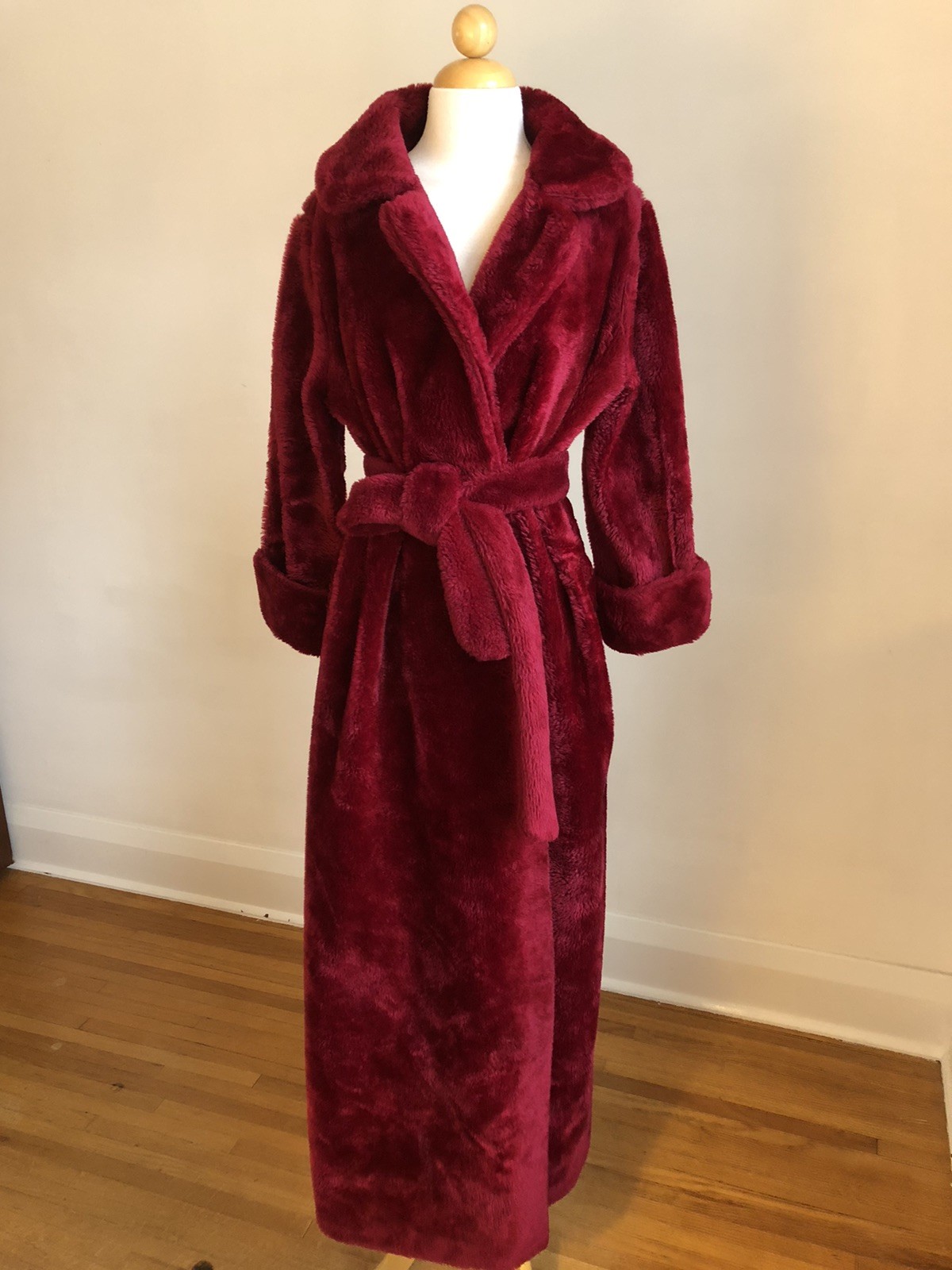 STUNNING VTG Red Burgundy Soft Shearling Faux Fur Full-length Robe SZ S