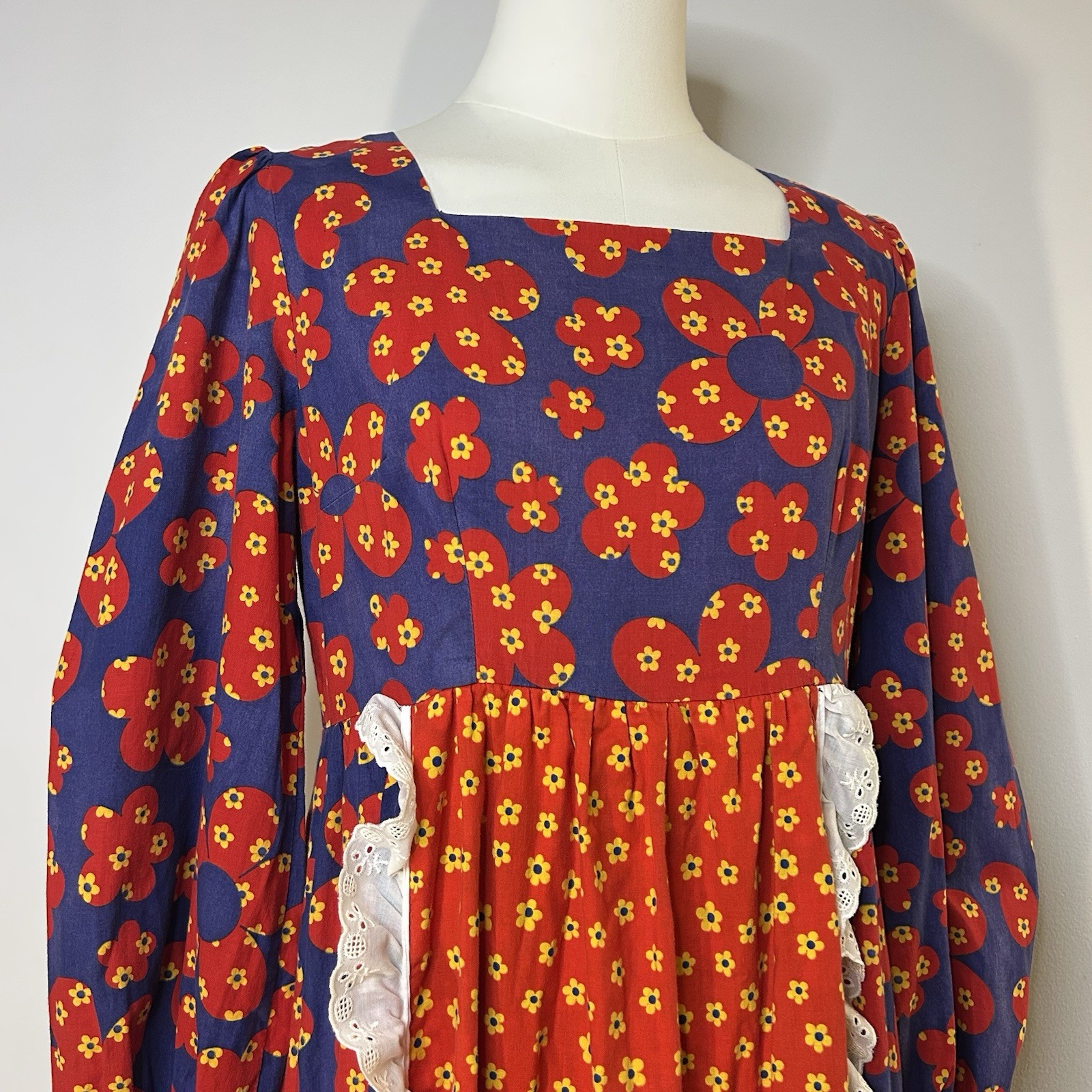 60s 70s Daisy Maxi Dress Flower Power Prairie Boho Peasant Sleeves 36 Inch Bust