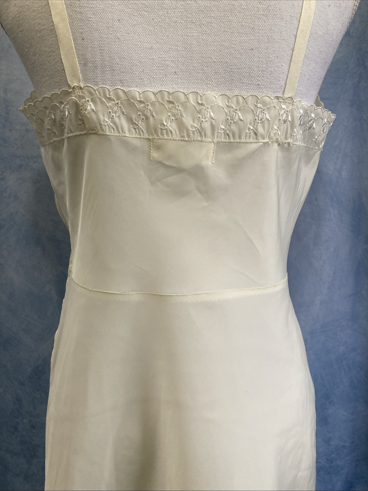 Vtg 50s 60s Barbizon Ariel Tafredda Full Slip White Taffeta Side Zip Fits XS/S
