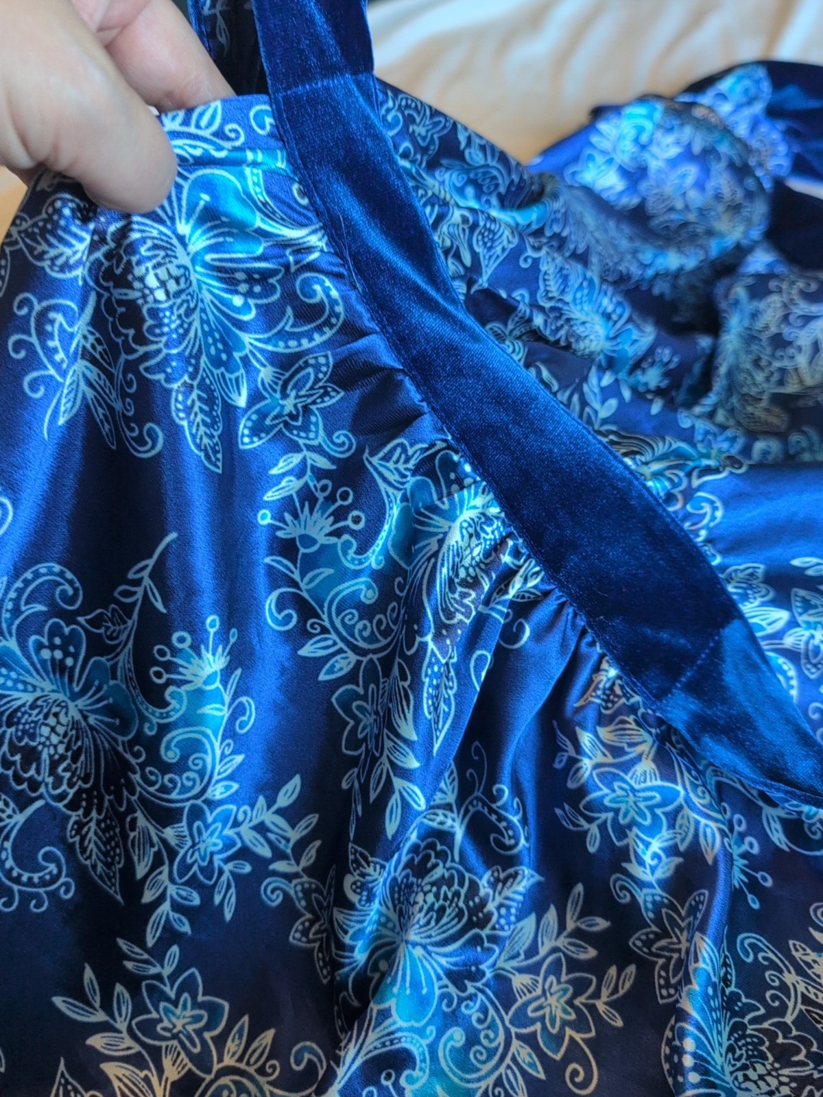 Morgan Taylor Blue Floral Satin Robe L/XL 100% Polyester Silky Belted Pocket Vtg