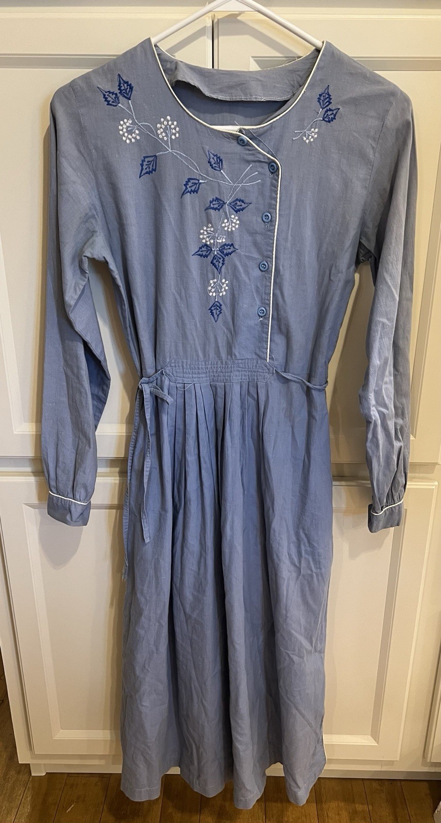 Vintage Small (4-6) Dress Blue Embroidered Long Sleeve CA 04973