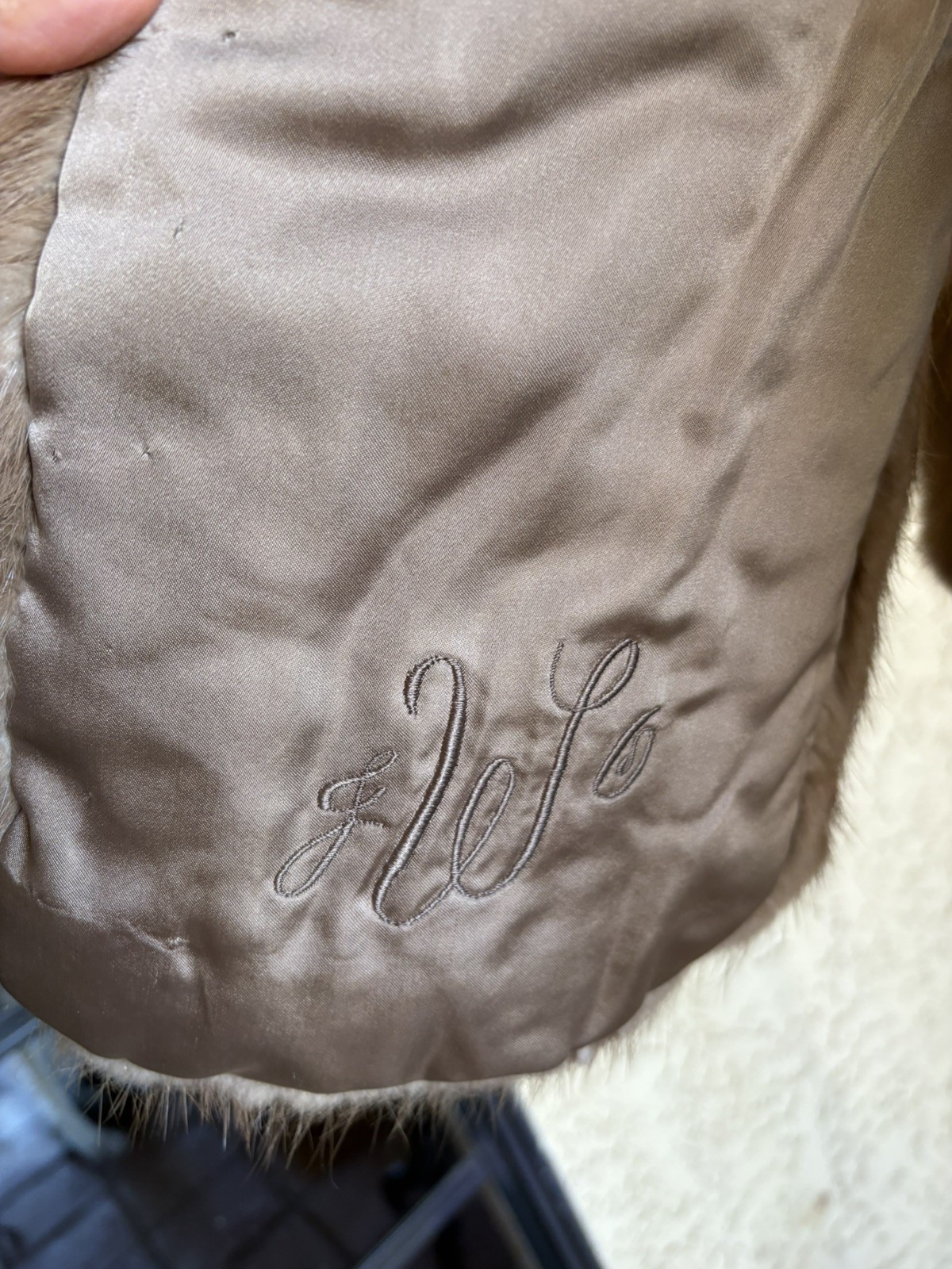 Vintage BELMAN Diamond Mink Cape Shawl Type Gorgeous Light Brown & Cream Color