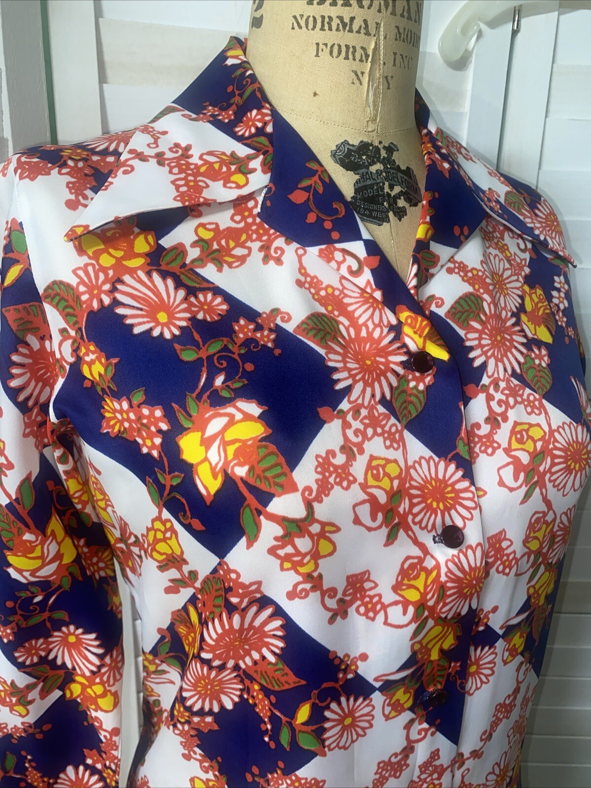 Vintage 70s Lady Arrow Long Sleeve Button Down Floral Poly Blouse Disco Medium