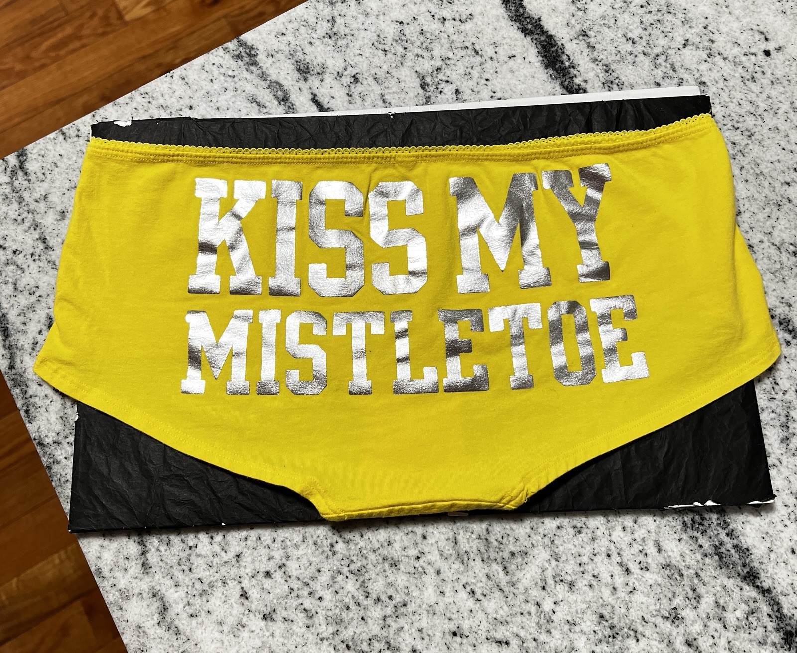 VTG Victoria’s Secret PINK L Yellow KISS MY MISTLETOE Graphic Panties VS LARGE