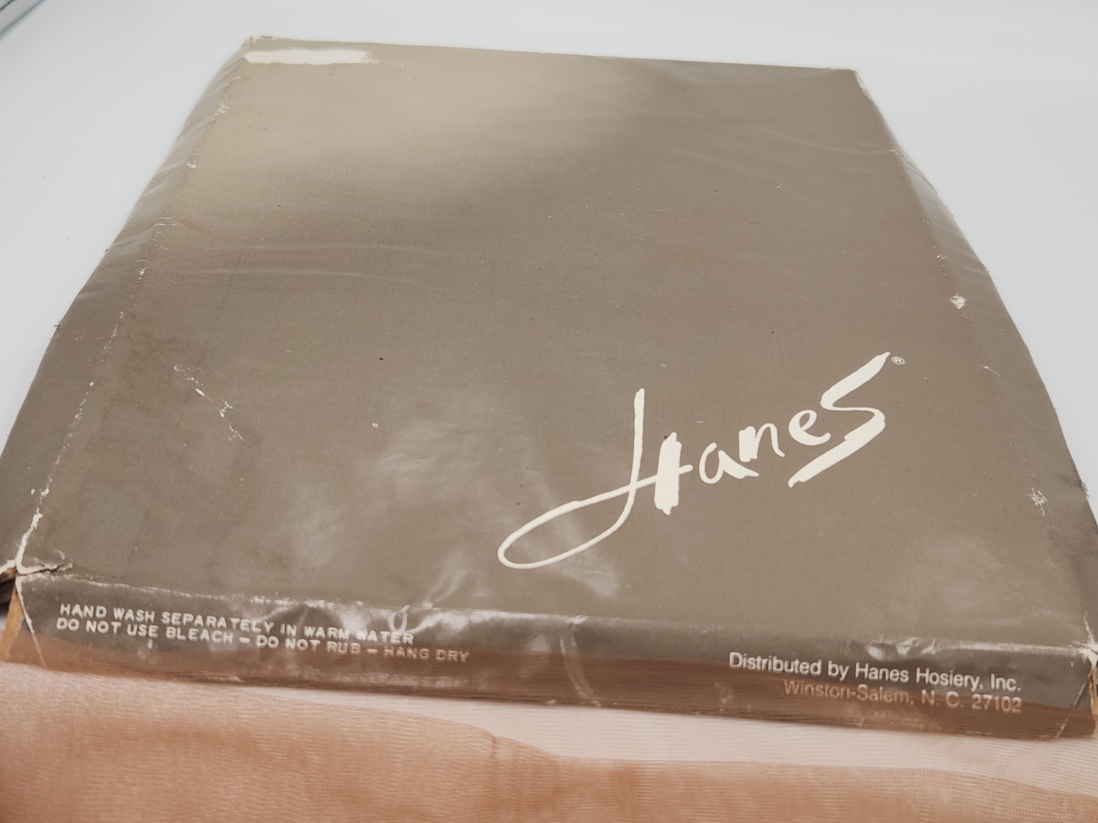 1 Pr Vintage HANES 415 REINFORCED SHEER Nylon Stockings Sz 9 1/2 M Barely There