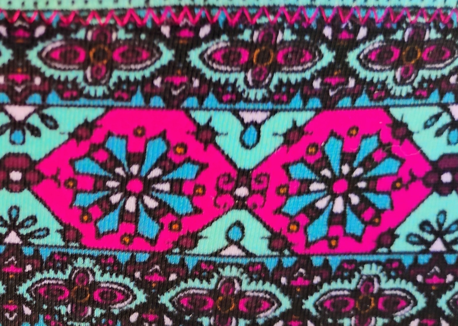 VTG Y2K “Victoria’s Secret” Vibrant Pink Paisley BoHo/Tribal Bikini