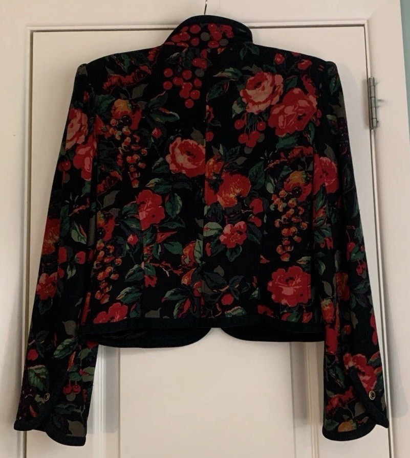 UNGARO COUTURE VINTAGE 80’s WOOL CREPE FLORAL JACKET