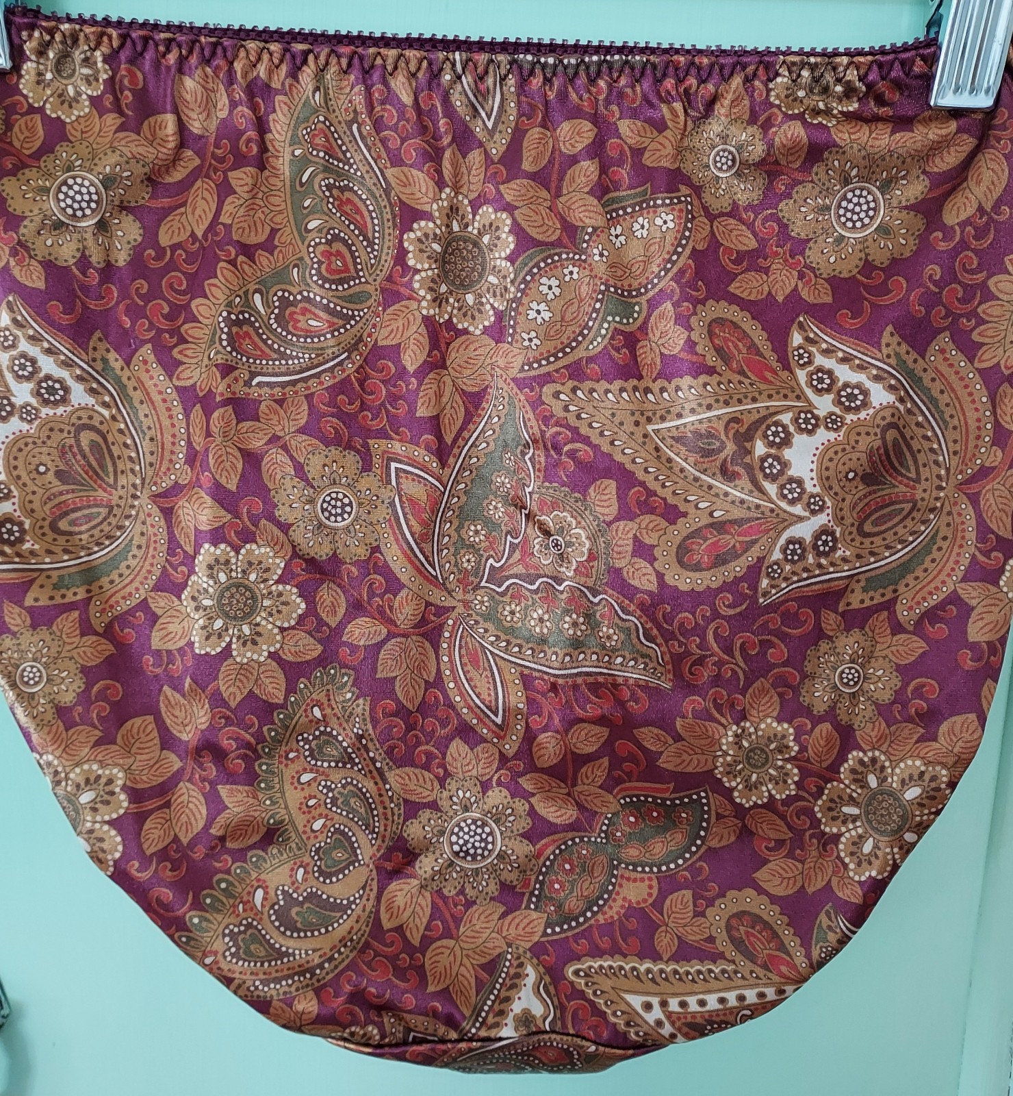 Vassarette Second Skin Hi Cut Brief Panties Size 8 Paisley nwot
