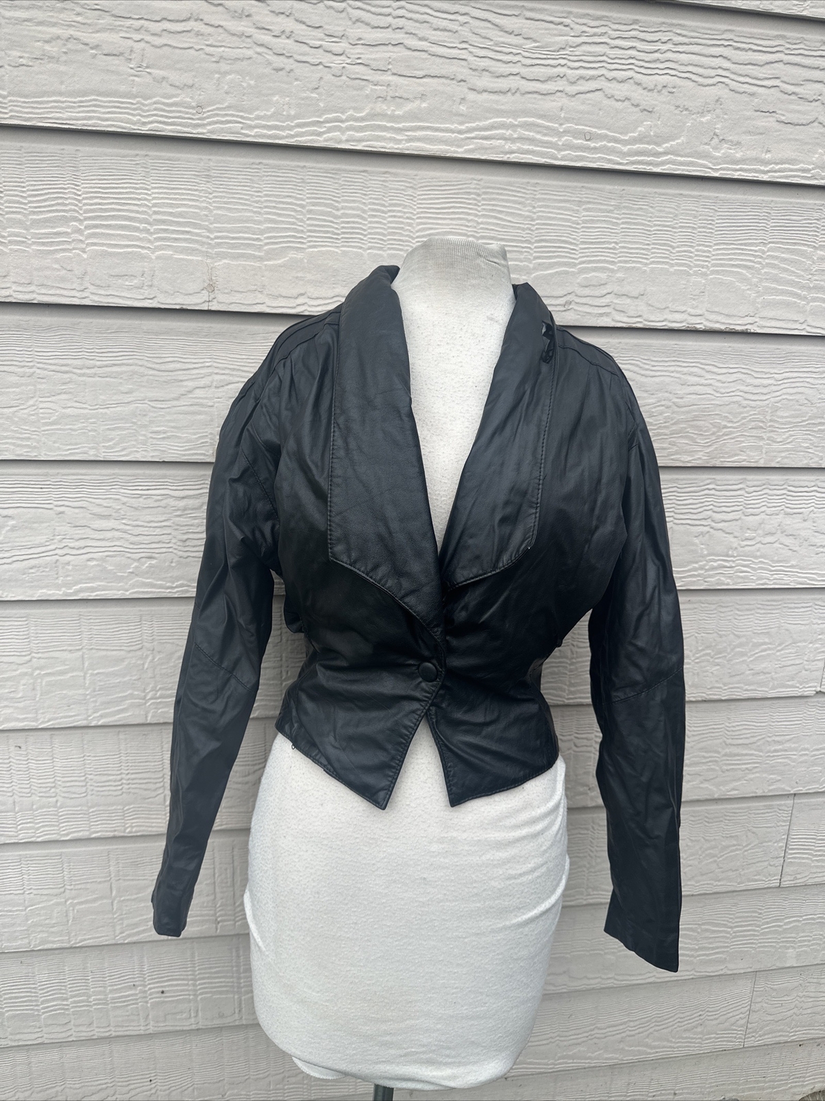 80s Vintage Cropped Nip Waist Black Leather Jacket Womens M Chia Iconic 80’s
