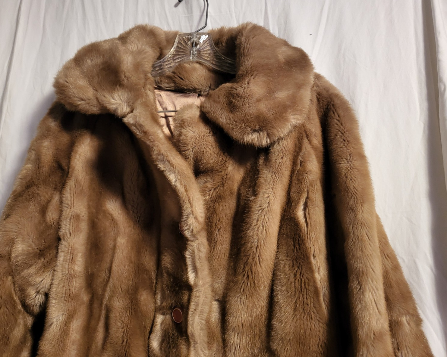 Vintage Dubrowsky & Joseph woman XL Tan/brown Faux Mink Fur Coat 1960s